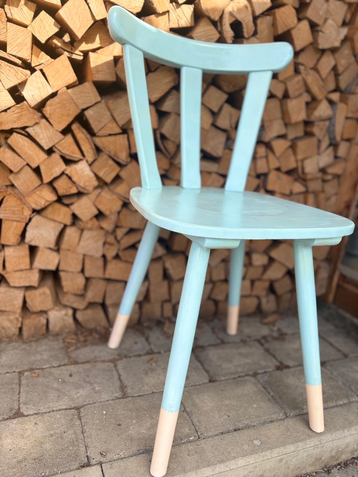 „Blue Rosie“ – aufgearbeiteter Kneipenstuhl